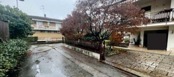 7 rooms Apartment in Montebelluna, Italy No. 206389 6