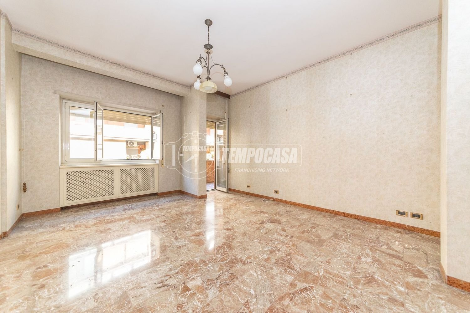 4 bedrooms Apartment in Rome, Italy No. 321591
