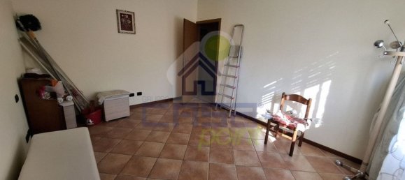 2-salle Appartement à Castelnuovo Bocca d'Adda, Italy No. 174597 6