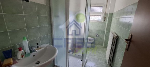 2-salle Appartement à Castelnuovo Bocca d'Adda, Italy No. 174597 8