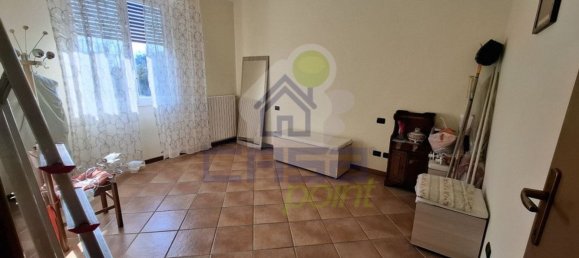 2-salle Appartement à Castelnuovo Bocca d'Adda, Italy No. 174597 5
