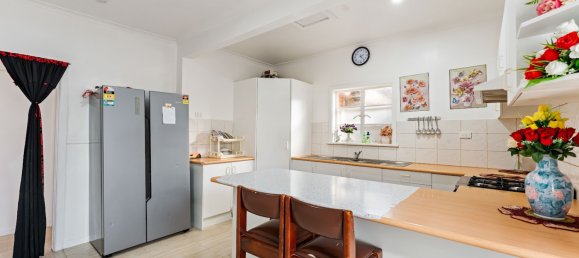 3 bedrooms House in Springvale, Australia No. 355 10