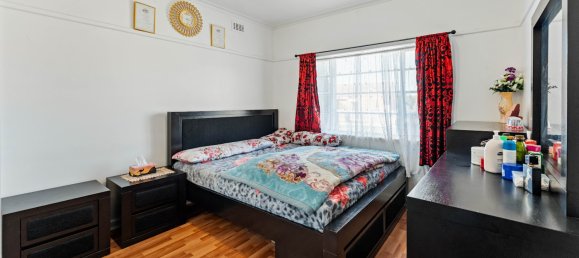 3 bedrooms House in Springvale, Australia No. 355 7