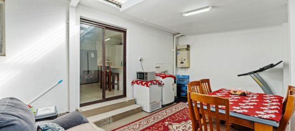 3 bedrooms House in Springvale, Australia No. 355 11