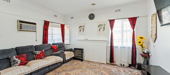 3 bedrooms House in Springvale, Australia No. 355 6