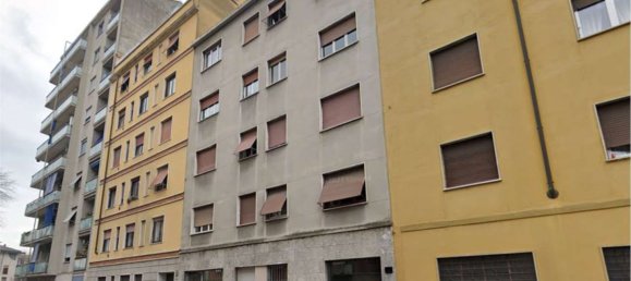 4 rooms Apartment in Milan, Italy No. 268884 3