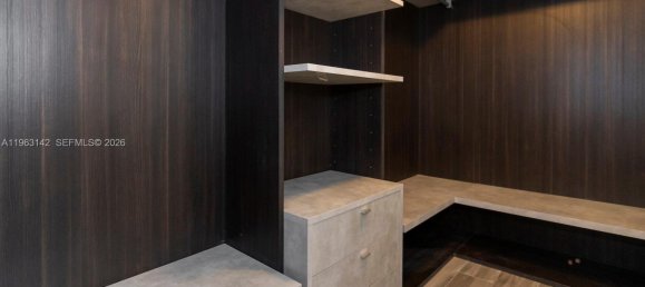 3 Schlafzimmer Gewerbliche Immobilien in Miami, USA, Nr. 615554 2