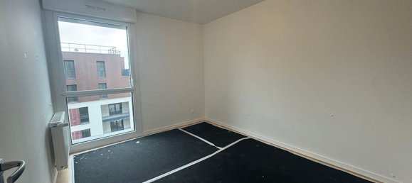 Apartamento de 2 dormitorios en Romainville, France No. 193859 5