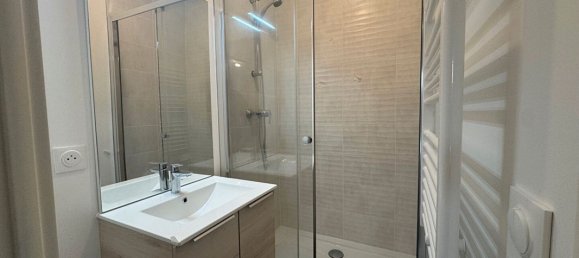 Apartamento de 2 dormitorios en Romainville, France No. 193859 7