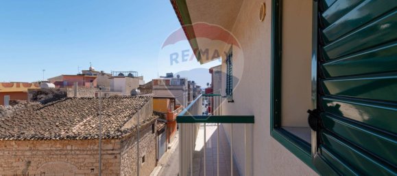 Квартира с 3 спальнями в Санта Кроче Камерина, Италия № 61999 16