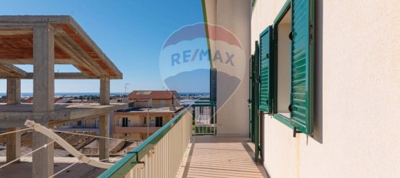 Квартира с 3 спальнями в Санта Кроче Камерина, Италия № 61999 22