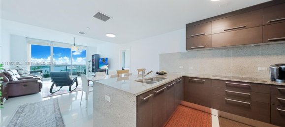 3 dormitorios propiedad comercial en venta en Miami, Miami-Dade, Florida, USA № 614851 3
