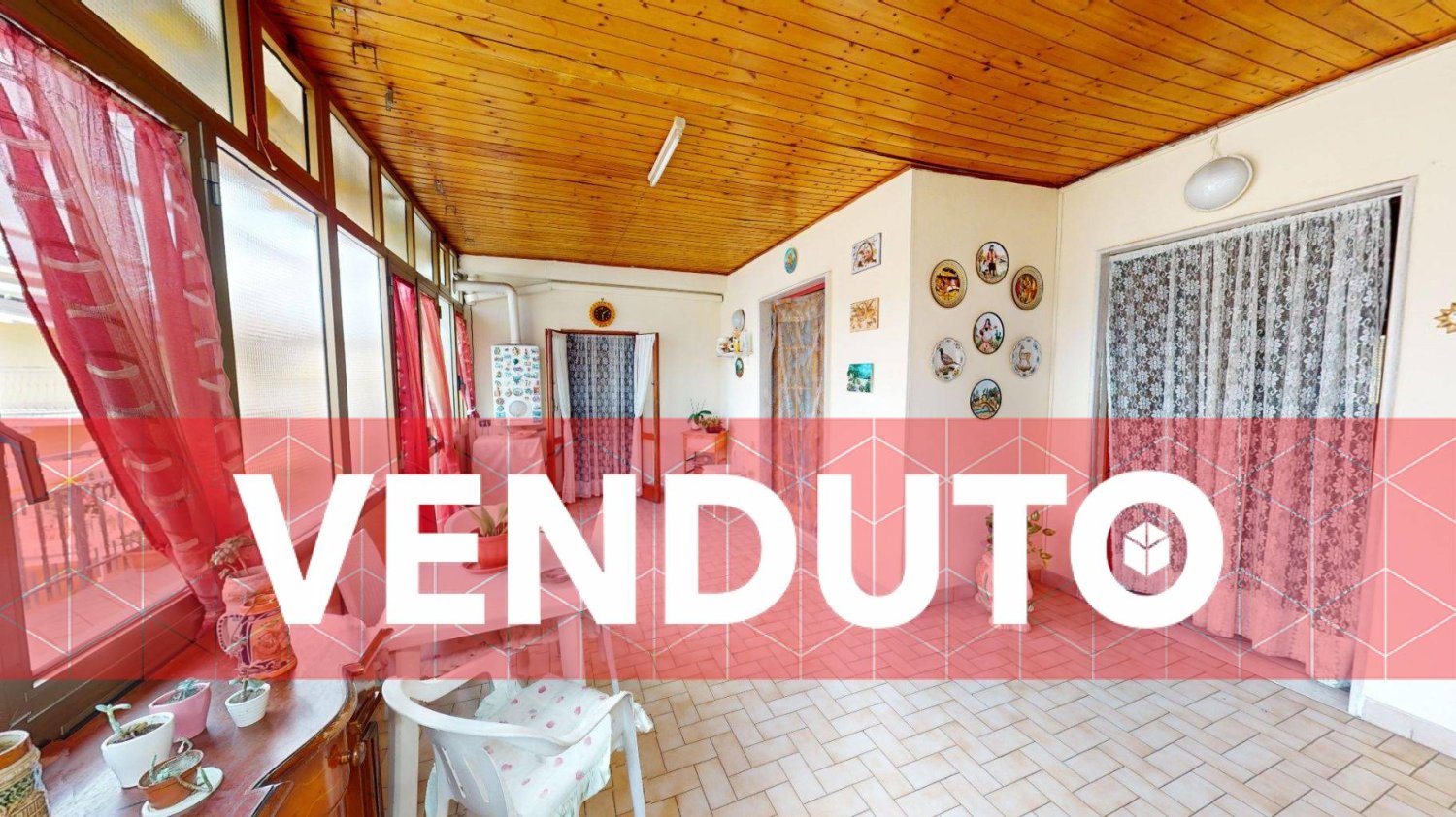 4-salle Appartement à Pomigliano d'Arco, Italy No. 99808