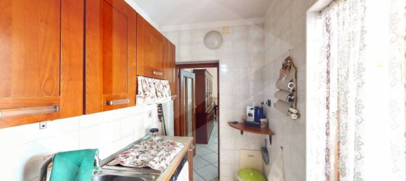 4-salle Appartement à Pomigliano d'Arco, Italy No. 99808 9