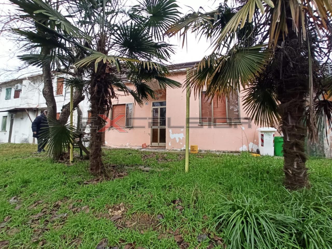 3 rooms House in Porto Viro, Italy No. 69894