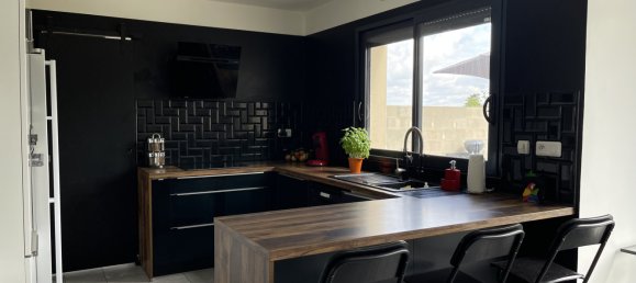 3 bedrooms House in Bailly-Romainvilliers, France No. 176370 6