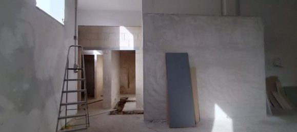 160m² Commercial property in Lecce, Italy No. 85312 10