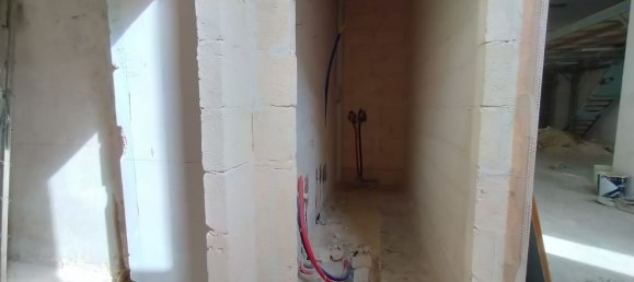 160m² Commercial property in Lecce, Italy No. 85312 14