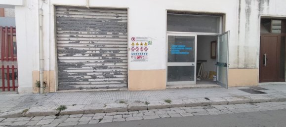 160m² Commercial property in Lecce, Italy No. 85312 16