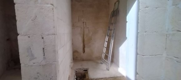 160m² Commercial property in Lecce, Italy No. 85312 11