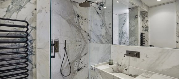 2 bedrooms Duplex in Paris, France No. 180110 11