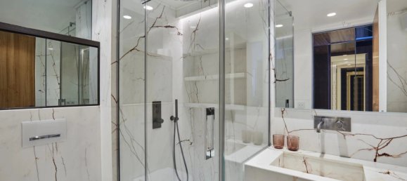 2 bedrooms Duplex in Paris, France No. 180110 9