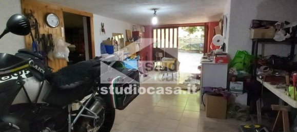 3 bedrooms Villa in Monte Cremasco, Italy No. 318863 2