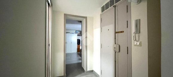 3 rooms Apartment in Torre del Greco, Italy No. 5679 9