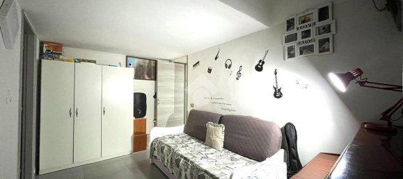 3 rooms Apartment in Torre del Greco, Italy No. 5679 18