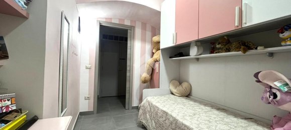 3 rooms Apartment in Torre del Greco, Italy No. 5679 12