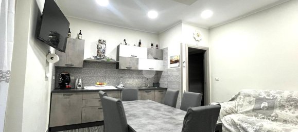 3 rooms Apartment in Torre del Greco, Italy No. 5679 6