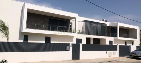 4 bedrooms Villa in Seixal, Portugal No. 135292 2