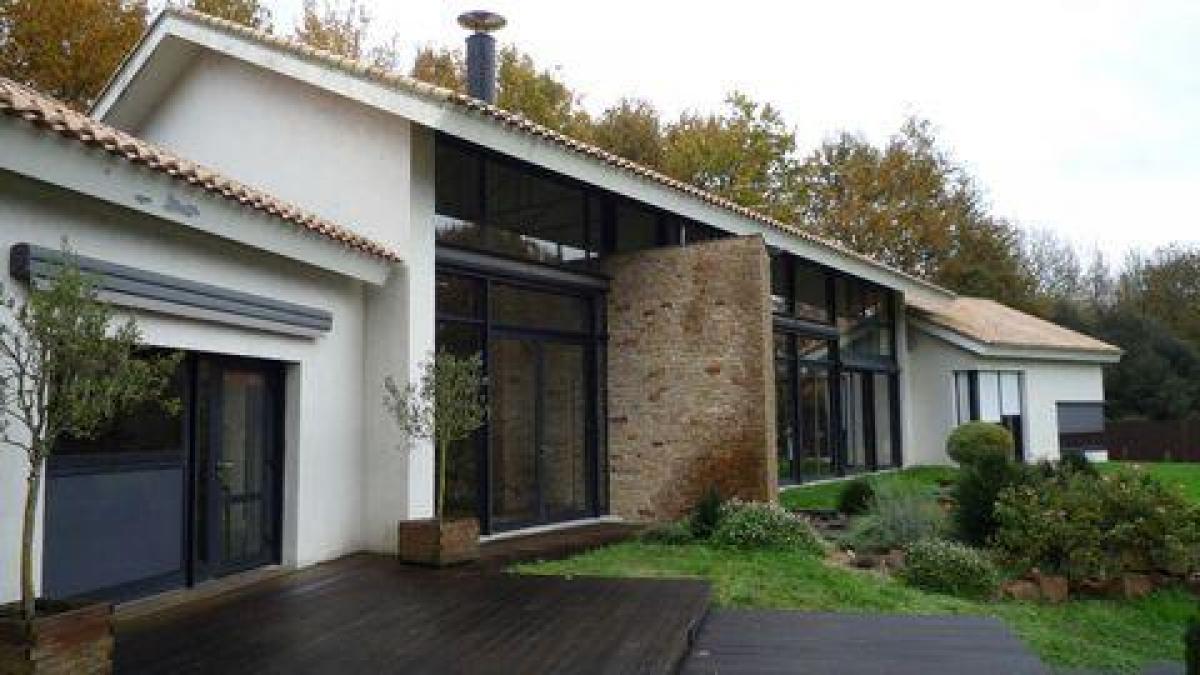 3 bedrooms House in Aizenay, France No. 31609