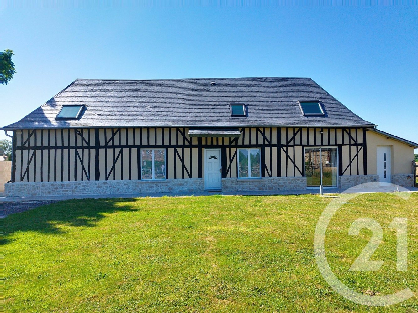 Casa de 3 dormitorios en Eure, France No. 293888