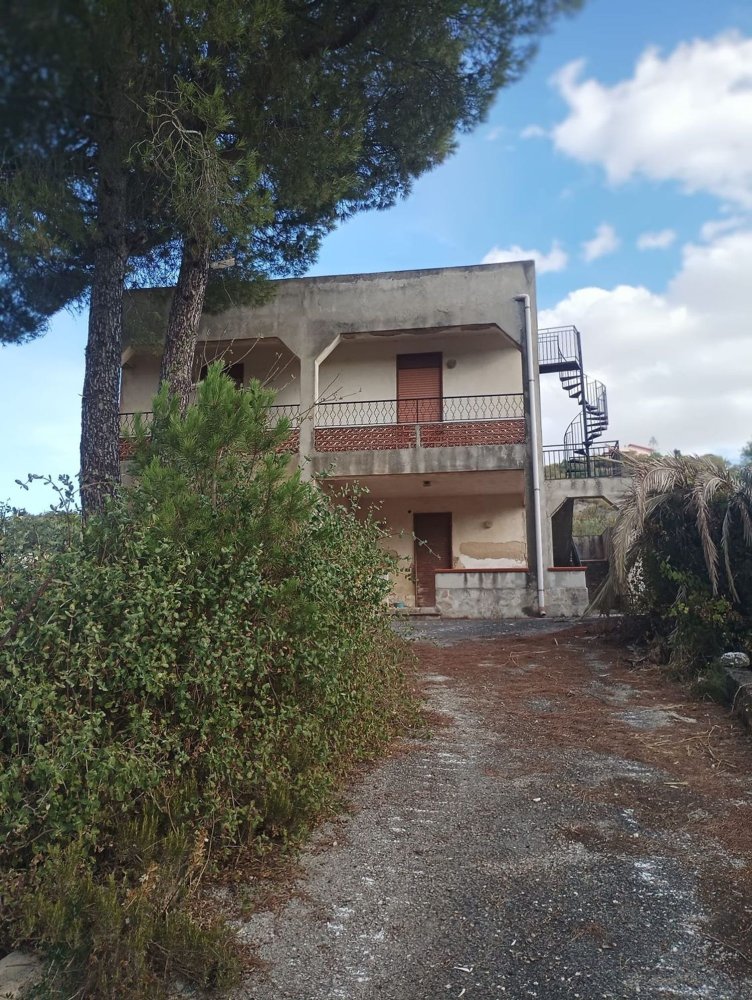 10 bedrooms Villa in Raffadali, Italy No. 375901
