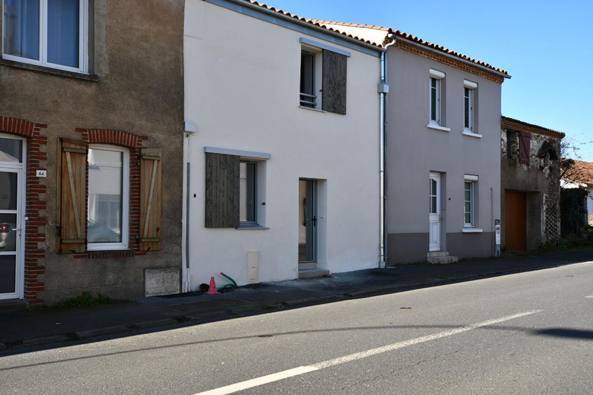 3 bedrooms House in Le Pallet, France No. 98323