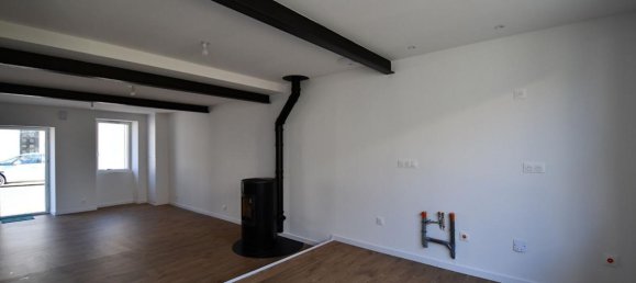 3 bedrooms House in Le Pallet, France No. 98323 5