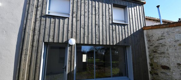 3 bedrooms House in Le Pallet, France No. 98323 2