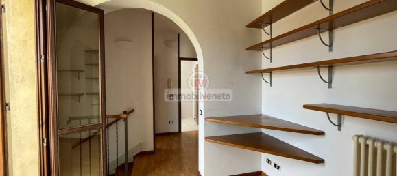 Duplex T7 em Montebello Vicentino, Italy N.º 337946 14