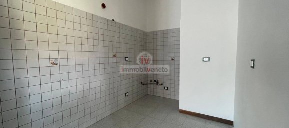 Duplex T7 em Montebello Vicentino, Italy N.º 337946 8