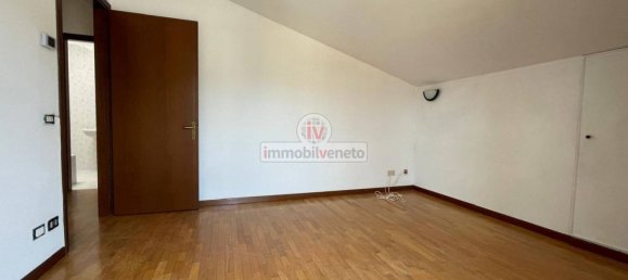 Duplex T7 em Montebello Vicentino, Italy N.º 337946 22