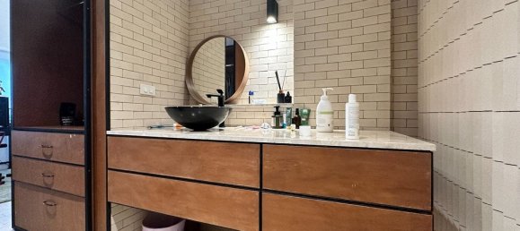 4 bedrooms Bungalow in Bangkok, Thailand No. 8409 7