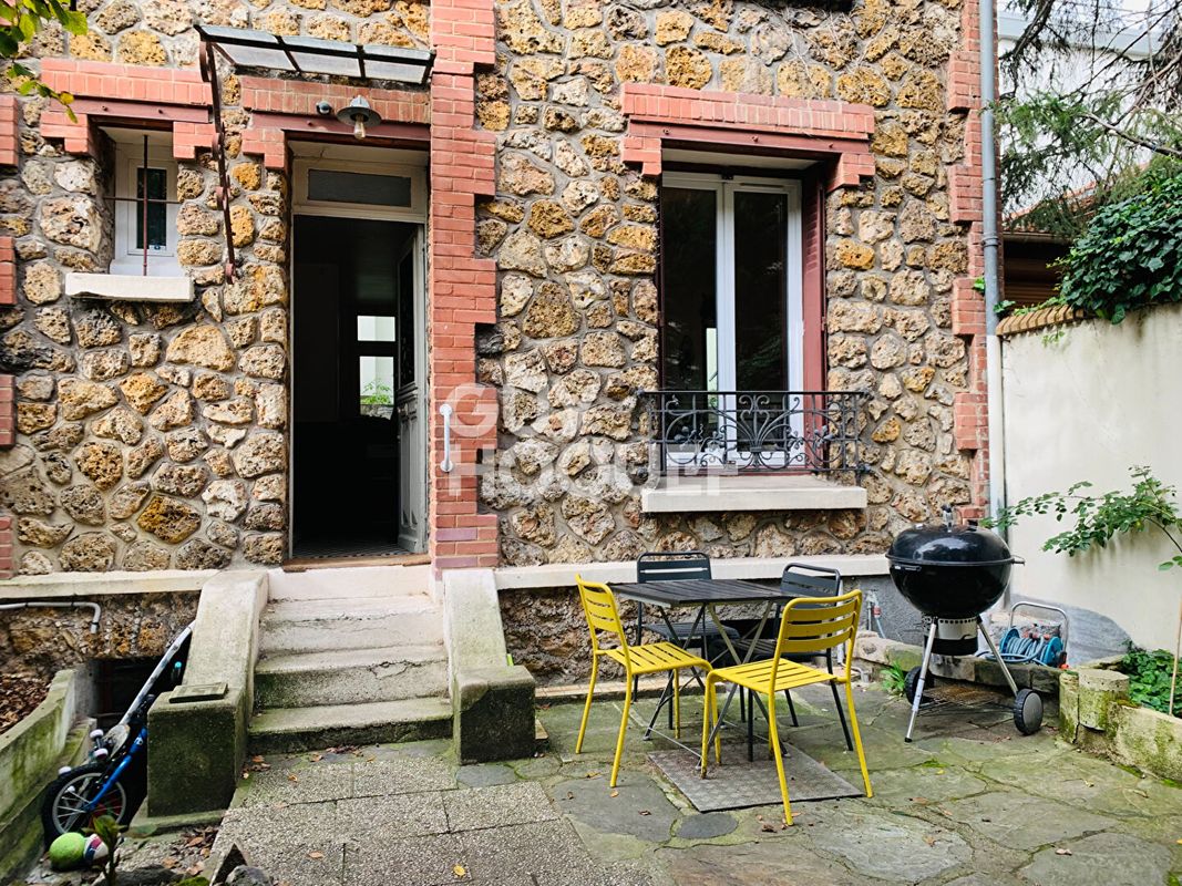 3 chambres Maison à Bois-Colombes, France No. 172523