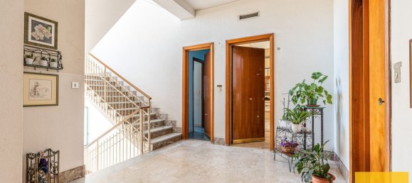 6 bedrooms Apartment in Palermo, Italy No. 317966 5