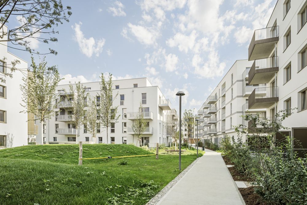 Bureau à Vienna, Austria No. 213385