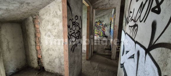 3 bedrooms House in Figino Serenza, Italy No. 308336 14