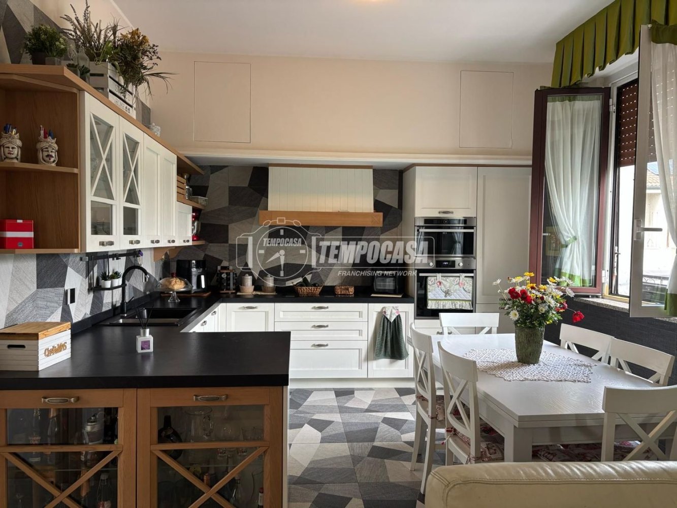 3غرفة شقة في Bollate, Italy رقم 339022