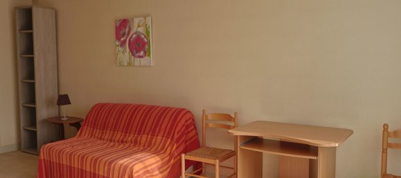 1 bedroom Apartment in Tours, France No. 271945 2