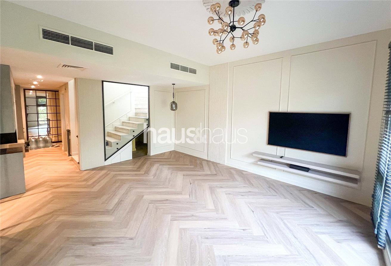 Adosado de 3 dormitorios en Dubai Hills Estate, UAE No. 99770