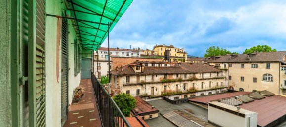 9 bedrooms Apartment in Turin, Italy No. 320478 2